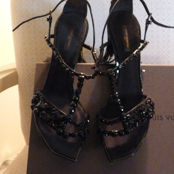 Louis Vuitton patent leather Fringed Heel stilettos - Picture 2 of 3